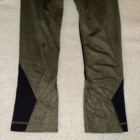 Lululemon Women’s Inspire Crop II Leggings Olive Black Size 6 EUC - Picture 2 of 11